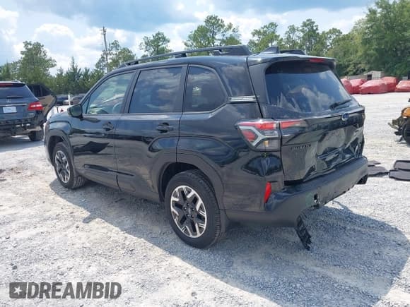 ✅ 2025 Subaru Forester Premium • VIN: JF2SLDDC0SH428264 • Lot: 42403076. Listed on IAAI with 8,955 mi. Free auction sales archive from the USA and detailed vehicle history report at DreamBid. Image 3.