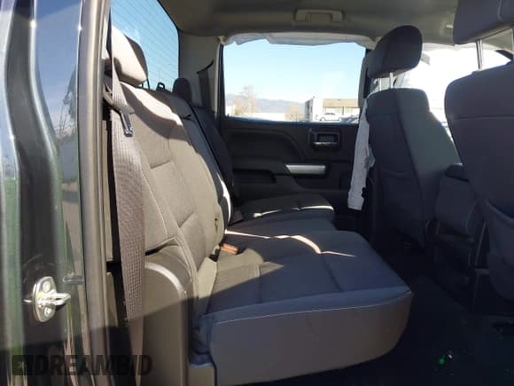 ✅ 2018 Chevrolet Silverado 1500 LT • VIN: 1GCPCREC6JF213658 • Lot: 41399740. Wystawiony na IAAI z przebiegiem 66 562 mil. Bezpłatny archiwum sprzedaży aukcyjnych z USA i szczegółowy raport historii pojazdu na DreamBid. Zdjęcie 8.