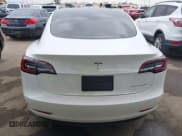 ✅ 2023 Tesla Model 3 Long Range • VIN: 5YJ3E1EBXPF712235 • Lot: 41986915. Wystawiony na IAAI z przebiegiem 18 566 mil. Bezpłatny archiwum sprzedaży aukcyjnych z USA i szczegółowy raport historii pojazdu na DreamBid. Zdjęcie 16.