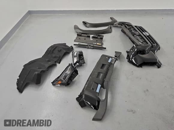 ✅ 2025 Toyota 4Runner SR5 • VIN: JTEVA5AR7S5004433 • Lot: 94554445. Listed on Copart with 5,718 mi. Free auction sales archive from the USA and detailed vehicle history report at DreamBid. Image 13.