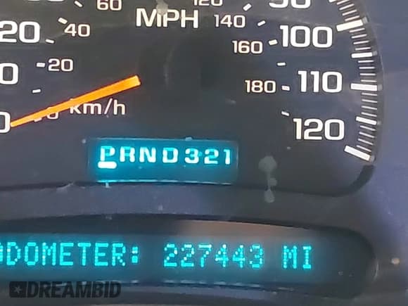 ✅ 2005 Chevrolet Silverado 2500HD LS • VIN: 1GCHK23275F823812 • Lot: 43520231. Wystawiony na IAAI z przebiegiem 227 443 mil. Bezpłatny archiwum sprzedaży aukcyjnych z USA i szczegółowy raport historii pojazdu na DreamBid. Zdjęcie 15.