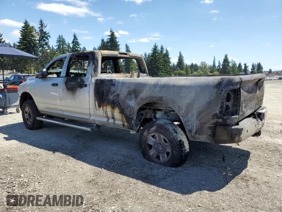 ✅ 2016 Ram 2500 Tradesman • VIN: 3C6UR5HL3GG205358 • Лот: 64746045. Опубликован ранее на Copart с пробегом Не указан. Бесплатный доступ к архиву аукционных продаж из США и подробный отчёт об истории автомобиля на DreamBid. Изображение 2.
