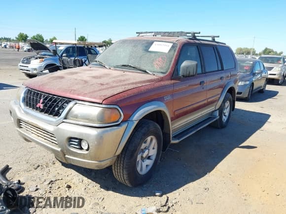 ✅ 2000 Mitsubishi Montero Sport LS • VIN: JA4MT31HXYP012040 • Lot: 43002994. Listed on IAAI with 219,710 mi. Free auction sales archive from the USA and detailed vehicle history report at DreamBid. Image 2.