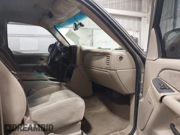 ✅ 2003 Chevrolet Silverado 2500HD LS • VIN: 1GCHK29G43E157174 • Lot: 41839189. Wystawiony na IAAI z przebiegiem 179 860 mil. Bezpłatny archiwum sprzedaży aukcyjnych z USA i szczegółowy raport historii pojazdu na DreamBid. Zdjęcie 5.