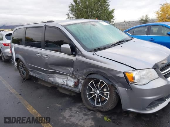 ✅ 2019 Dodge Grand Caravan SXT • VIN: 2C4RDGCG4KR647409 • Лот: 43436263. Опубликован ранее на IAAI с пробегом 61 020 миль. Бесплатный доступ к архиву аукционных продаж из США и подробный отчёт об истории автомобиля на DreamBid. Изображение 17.