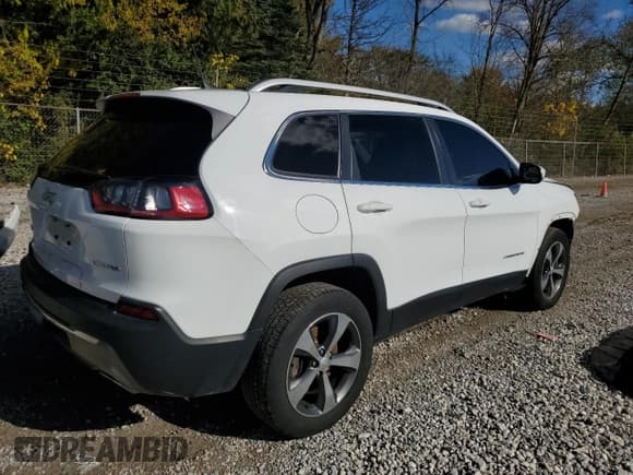 ✅ 2019 Jeep Cherokee Limited • VIN: 1C4PJMDX0KD216825 • Лот: 82606345. Опубликован ранее на Copart с пробегом 83 889 миль. Бесплатный доступ к архиву аукционных продаж из США и подробный отчёт об истории автомобиля на DreamBid. Изображение 3.