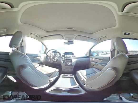 ✅ 2014 Honda Odyssey Touring • VIN: 5FNRL5H95EB004231 • Lot: 83753995. Wystawiony na Copart z przebiegiem 206 372 mil. Bezpłatny archiwum sprzedaży aukcyjnych z USA i szczegółowy raport historii pojazdu na DreamBid. Zdjęcie 15.