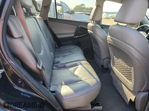 ✅ 2010 Toyota RAV4 Limited • VIN: 2T3DK4DV2AW034608 • Lot: 80732265. Listed on Copart with 189,737 mi. Free auction sales archive from the USA and detailed vehicle history report at DreamBid. Image 11.