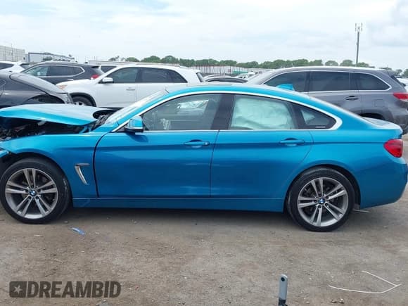 ✅ 2018 BMW 4 Series 430i xDrive • VIN: WBA4J3C54JBG96407 • Lot: 42973459. Wystawiony na IAAI z przebiegiem 99 936 mil. Bezpłatny archiwum sprzedaży aukcyjnych z USA i szczegółowy raport historii pojazdu na DreamBid. Zdjęcie 14.