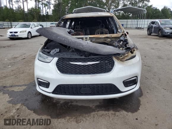 ✅ 2021 Chrysler Pacifica Touring L • VIN: 2C4RC1BG3MR528724 • Lot: 85741655. Listed on Copart with Not provided. Free auction sales archive from the USA and detailed vehicle history report at DreamBid. Image 5.