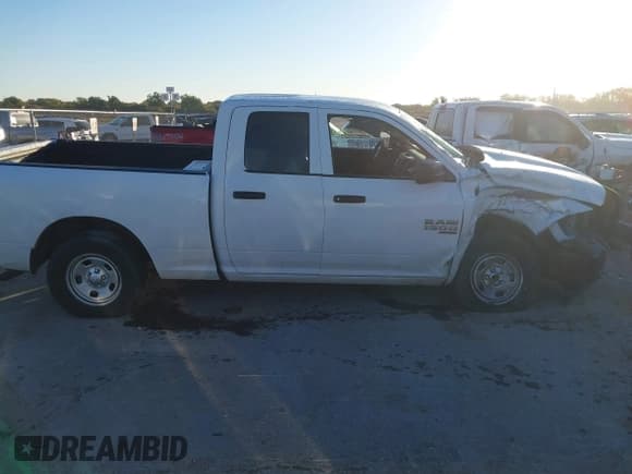 ✅ 2019 Ram 1500 Tradesman • VIN: 1C6RR6FG7KS740230 • Лот: 43575697. Опубликован ранее на IAAI с пробегом 75 325 миль. Бесплатный доступ к архиву аукционных продаж из США и подробный отчёт об истории автомобиля на DreamBid. Изображение 12.