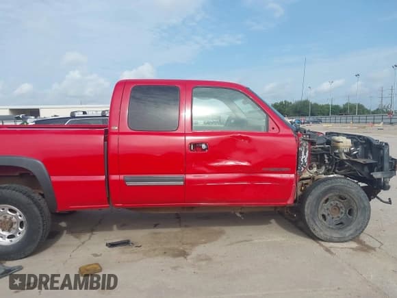 ✅ 2003 Chevrolet Silverado 2500HD LS • VIN: 1GCHC29U13E267828 • Lot: 42712108. Listed on IAAI with 217,111 mi. Free auction sales archive from the USA and detailed vehicle history report at DreamBid. Image 14.