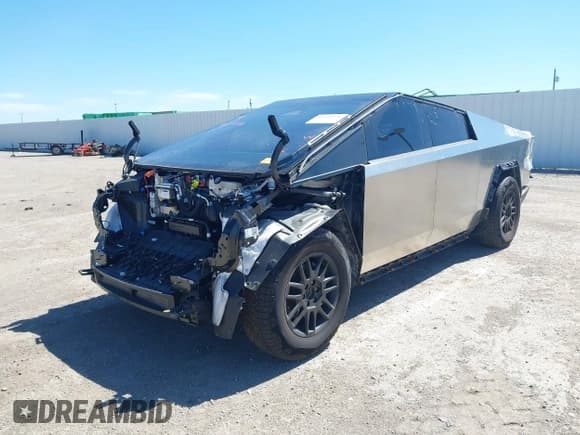 ✅ 2025 Tesla Cybertruck • VIN: 7G2CEHED2SA059686 • Лот: 42292376. Опубликован ранее на IAAI с пробегом 4 087 миль. Бесплатный доступ к архиву аукционных продаж из США и подробный отчёт об истории автомобиля на DreamBid. Изображение 18.