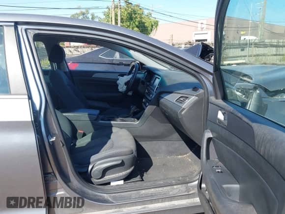 2018 Hyundai Sonata Limited с VIN 5NPE34AF0JH628457, выставлен на аукционе IAAI как лот 43210203 с пробегом 95 968 миль миль и . История ставок и продаж доступна на DreamBid. Изображение 5.