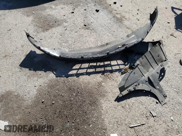 ✅ 2020 Chevrolet Equinox LT • VIN: 2GNAXKEV7L6155096 • Lot: 69955615. Wystawiony na Copart z przebiegiem 98 789 mil. Bezpłatny archiwum sprzedaży aukcyjnych z USA i szczegółowy raport historii pojazdu na DreamBid. Zdjęcie 12.