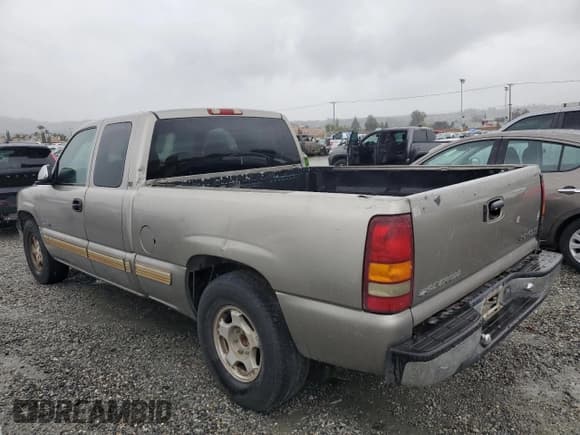 ✅ 2001 Chevrolet Silverado 1500 • VIN: 1GCEC19T41Z183786 • Лот: 48969815. Опубликован ранее на Copart с пробегом 516 482 миль. Бесплатный доступ к архиву аукционных продаж из США и подробный отчёт об истории автомобиля на DreamBid. Изображение 2.