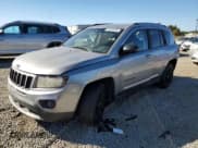 ✅ 2014 Jeep Compass Sport • VIN: 1C4NJCBA6ED843243 • Лот: 90856365. Опубликован ранее на Copart с пробегом 160 063 миль. Бесплатный доступ к архиву аукционных продаж из США и подробный отчёт об истории автомобиля на DreamBid. Изображение 1.