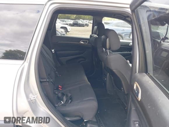 ✅ 2015 Jeep Grand Cherokee Laredo • VIN: 1C4RJFAG3FC639094 • Lot: 43428367. Listed on IAAI with 177,481 mi. Free auction sales archive from the USA and detailed vehicle history report at DreamBid. Image 8.
