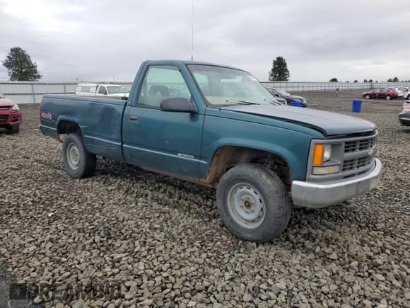 ✅ 1997 Chevrolet Silverado 1500 • VIN: 1GCEK14M2VE212671 • Lot: 90092475. Wystawiony na Copart z przebiegiem 217 919 mil. Bezpłatny archiwum sprzedaży aukcyjnych z USA i szczegółowy raport historii pojazdu na DreamBid. Zdjęcie 4.