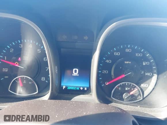 2015 Chevrolet Malibu LT z VIN 1G11C5SL8FF261312, wystawiony jako IAAI lot #43318360 z przebiegiem 294 932 mil mil oraz . Historia ofert i sprzedaży dostępna na DreamBid. Obrazek 7.