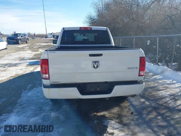 ✅ 2017 Ram 1500 Express • VIN: 1C6RR7FG2HS852044 • Lot: 41427405. Wystawiony na IAAI z przebiegiem 102 495 mil. Bezpłatny archiwum sprzedaży aukcyjnych z USA i szczegółowy raport historii pojazdu na DreamBid. Zdjęcie 17.