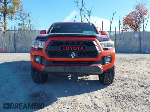 ✅ 2016 Toyota Tacoma SR • VIN: 3TMCZ5AN6GM037314 • Lot: 43483553. Listed on IAAI with 114,676 mi. Free auction sales archive from the USA and detailed vehicle history report at DreamBid. Image 12.
