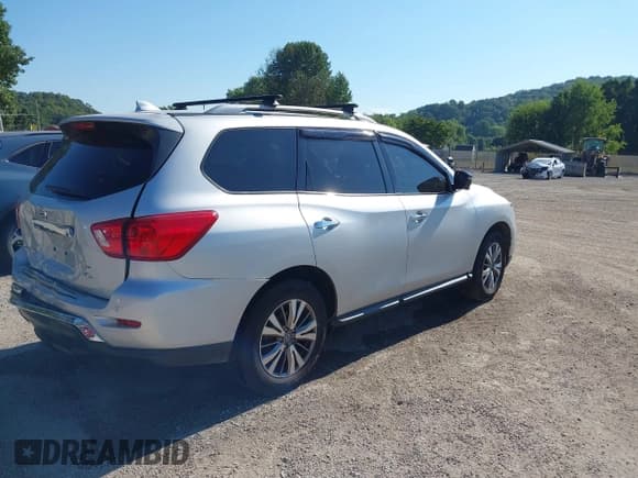 ✅ 2020 Nissan Pathfinder SL • VIN: 5N1DR2CM7LC612874 • Лот: 43015937. Опубликован ранее на IAAI с пробегом 111 018 миль. Бесплатный доступ к архиву аукционных продаж из США и подробный отчёт об истории автомобиля на DreamBid. Изображение 4.