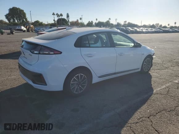 ✅ 2020 Hyundai Ioniq SE • VIN: KMHC75LJ1LU061781 • Lot: 90667545. Listed on Copart with 73,490 mi. Free auction sales archive from the USA and detailed vehicle history report at DreamBid. Image 3.