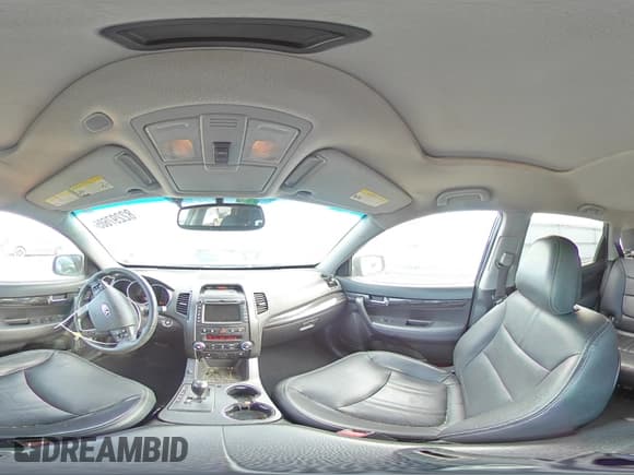 ✅ 2013 Kia Sorento EX • VIN: 5XYKUDA60DG326422 • Лот: 82297605. Опубликован ранее на Copart с пробегом 92 087 миль. Бесплатный доступ к архиву аукционных продаж из США и подробный отчёт об истории автомобиля на DreamBid. Изображение 15.