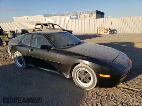 ✅ 1986 Porsche 944 • VIN: WP0AA0950GN153510 • Lot: 75878634. Wystawiony na Copart z przebiegiem 76 711 mil. Bezpłatny archiwum sprzedaży aukcyjnych z USA i szczegółowy raport historii pojazdu na DreamBid. Zdjęcie 4.