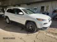 ✅ 2016 Jeep Cherokee Latitude • VIN: 1C4PJMCS1GW283063 • Lot: 92131825. Wystawiony na Copart z przebiegiem 119 518 mil. Bezpłatny archiwum sprzedaży aukcyjnych z USA i szczegółowy raport historii pojazdu na DreamBid. Zdjęcie 4.