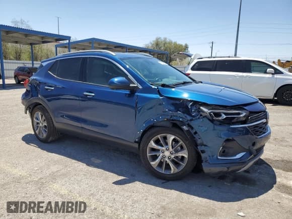 ✅ 2020 Buick Encore GX Essence • VIN: KL4MMFSL2LB127495 • Lot: 61805015. Listed on Copart with 67,222 mi. Free auction sales archive from the USA and detailed vehicle history report at DreamBid. Image 4.