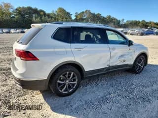 ✅ 2022 Volkswagen Tiguan SE • VIN: 3VV3B7AX6NM114652 • Lot: 82545425. Wystawiony na Copart z przebiegiem 65 217 mil. Bezpłatny archiwum sprzedaży aukcyjnych z USA i szczegółowy raport historii pojazdu na DreamBid. Zdjęcie 3.