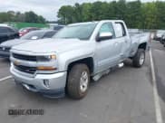 ✅ 2017 Chevrolet Silverado 1500 LT • VIN: 1GCVKREC1HZ307823 • Lot: 43237617. Wystawiony na IAAI z przebiegiem 32 371 mil. Bezpłatny archiwum sprzedaży aukcyjnych z USA i szczegółowy raport historii pojazdu na DreamBid. Zdjęcie 2.