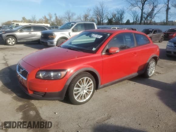 ✅ 2010 Volvo C30 • VIN: YV1672MK0A2173630 • Lot: 87272925. Wystawiony na Copart z przebiegiem 113 329 mil. Bezpłatny archiwum sprzedaży aukcyjnych z USA i szczegółowy raport historii pojazdu na DreamBid. Zdjęcie 1.
