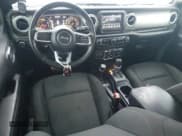 ✅ 2018 Jeep Wrangler Unlimited Sahara • VIN: 1C4HJXENXJW325086 • Lot: 49721525. Wystawiony na Copart z przebiegiem 200 845 mil. Bezpłatny archiwum sprzedaży aukcyjnych z USA i szczegółowy raport historii pojazdu na DreamBid. Zdjęcie 8.