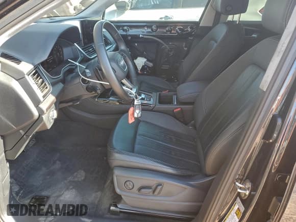 ✅ 2021 Audi Q5 Premium Plus • VIN: WA1BAAFYXM2130283 • Lot: 94369145. Wystawiony na Copart z przebiegiem 52 961 mil. Bezpłatny archiwum sprzedaży aukcyjnych z USA i szczegółowy raport historii pojazdu na DreamBid. Zdjęcie 7.