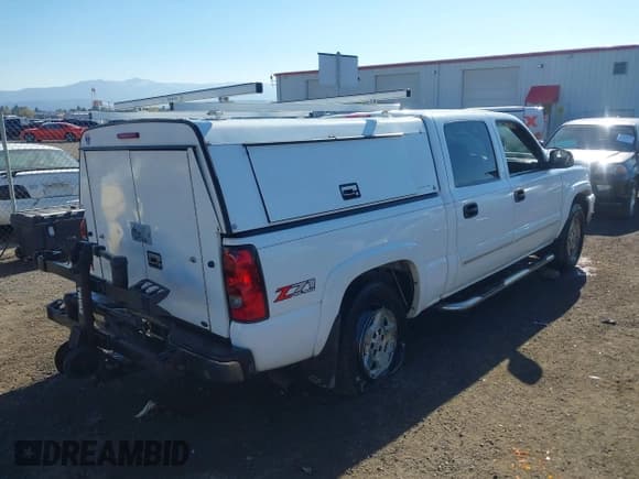 ✅ 2006 Chevrolet Silverado 1500 LT1 • VIN: 2GCEK13T561187762 • Лот: 43433645. Опубликован ранее на IAAI с пробегом Не указан. Бесплатный доступ к архиву аукционных продаж из США и подробный отчёт об истории автомобиля на DreamBid. Изображение 4.