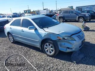 ✅ 2007 Toyota Camry LE • VIN: 4T1BK46K77U534081 • Lot: 43384858. Wystawiony na IAAI z przebiegiem 177 571 mil. Bezpłatny archiwum sprzedaży aukcyjnych z USA i szczegółowy raport historii pojazdu na DreamBid. Zdjęcie 1.