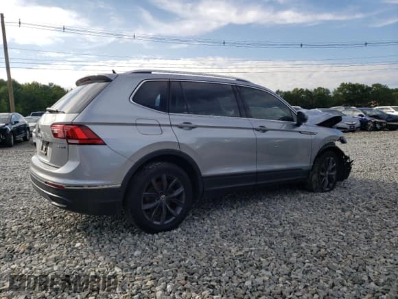 ✅ 2022 Volkswagen Tiguan SE • VIN: 3VV2B7AX5NM039051 • Lot: 70636205. Wystawiony na Copart z przebiegiem 63 080 mil. Bezpłatny archiwum sprzedaży aukcyjnych z USA i szczegółowy raport historii pojazdu na DreamBid. Zdjęcie 3.