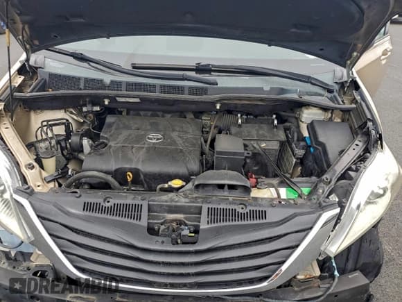 ✅ 2011 Toyota Sienna LE • VIN: 5TDKK3DC4BS056869 • Lot: 95574895. Listed on Copart with 206,441 mi. Free auction sales archive from the USA and detailed vehicle history report at DreamBid. Image 12.