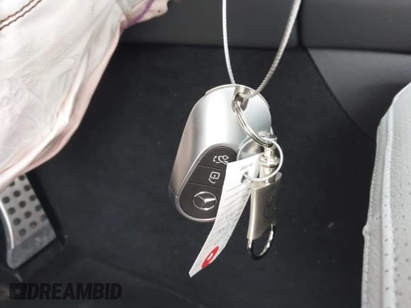 ✅ 2024 Mercedes-Benz GLC 300 • VIN: W1NKJ4HB3RF165644 • Lot: 41258511. Listed on IAAI with 7,590 mi. Free auction sales archive from the USA and detailed vehicle history report at DreamBid. Image 11.