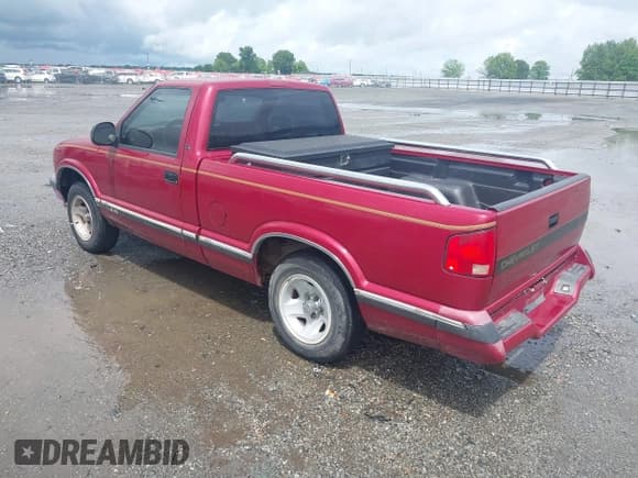 ✅ 1995 Chevrolet S-10 • VIN: 1GCCS14ZXS8174085 • Лот: 42236832. Опубликован ранее на IAAI с пробегом 119 799 миль. Бесплатный доступ к архиву аукционных продаж из США и подробный отчёт об истории автомобиля на DreamBid. Изображение 3.