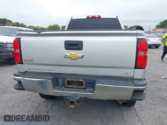 ✅ 2015 Chevrolet Silverado 2500HD LT • VIN: 1GC1KVEG9FF640344 • Lot: 43345081. Listed on IAAI with 294,853 mi. Free auction sales archive from the USA and detailed vehicle history report at DreamBid. Image 16.