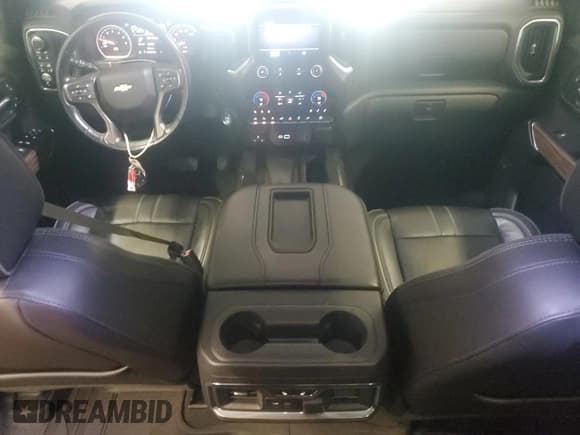 ✅ 2019 Chevrolet Silverado 1500 High Country • VIN: 1GCUYHED8KZ192187 • Lot: 71492894. Wystawiony na Copart z przebiegiem 102 031 mil. Bezpłatny archiwum sprzedaży aukcyjnych z USA i szczegółowy raport historii pojazdu na DreamBid. Zdjęcie 8.