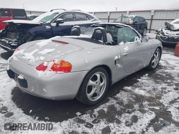 ✅ 1999 Porsche Boxster • VIN: WP0CA2981XU629106 • Lot: 43812100. Listed on IAAI with 101,514 mi. Free auction sales archive from the USA and detailed vehicle history report at DreamBid. Image 4.