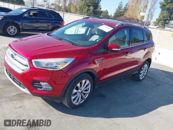 ✅ 2017 Ford Escape Titanium • VIN: 1FMCU0JD3HUC80662 • Lot: 43873809. Wystawiony na IAAI z przebiegiem 9 741 mil. Bezpłatny archiwum sprzedaży aukcyjnych z USA i szczegółowy raport historii pojazdu na DreamBid. Zdjęcie 2.