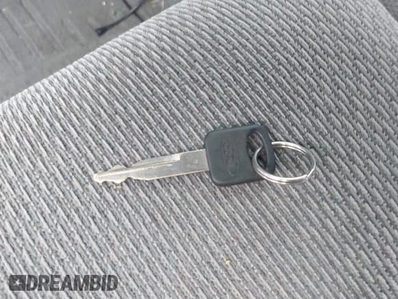 ✅ 2004 Ford F-250 XL • VIN: 1FTNX20S54EB44229 • Lot: 42118078. Listed on IAAI with 197,719 mi. Free auction sales archive from the USA and detailed vehicle history report at DreamBid. Image 11.