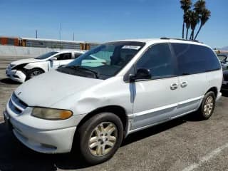 ✅ 1996 Dodge Caravan • VIN: 1B4GP55L6TB426324 • Lot: 69790355. Wystawiony na Copart z przebiegiem 111 887 mil. Bezpłatny archiwum sprzedaży aukcyjnych z USA i szczegółowy raport historii pojazdu na DreamBid. Zdjęcie 1.