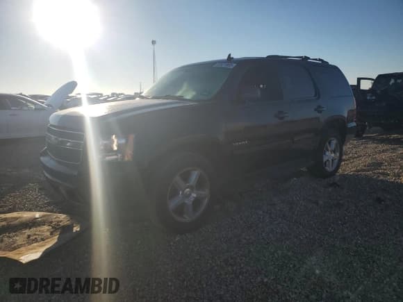 ✅ 2011 Chevrolet Tahoe LS • VIN: 1GNSCAE08BR209846 • Lot: 82521965. Wystawiony na Copart z przebiegiem 268 436 mil. Bezpłatny archiwum sprzedaży aukcyjnych z USA i szczegółowy raport historii pojazdu na DreamBid. Zdjęcie 1.